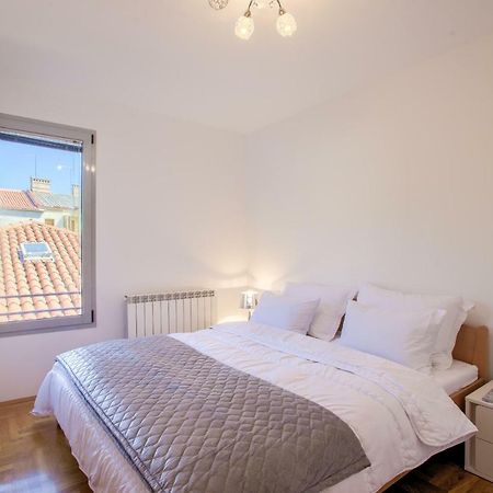 Apartment San Rocco Center Pula Exterior photo