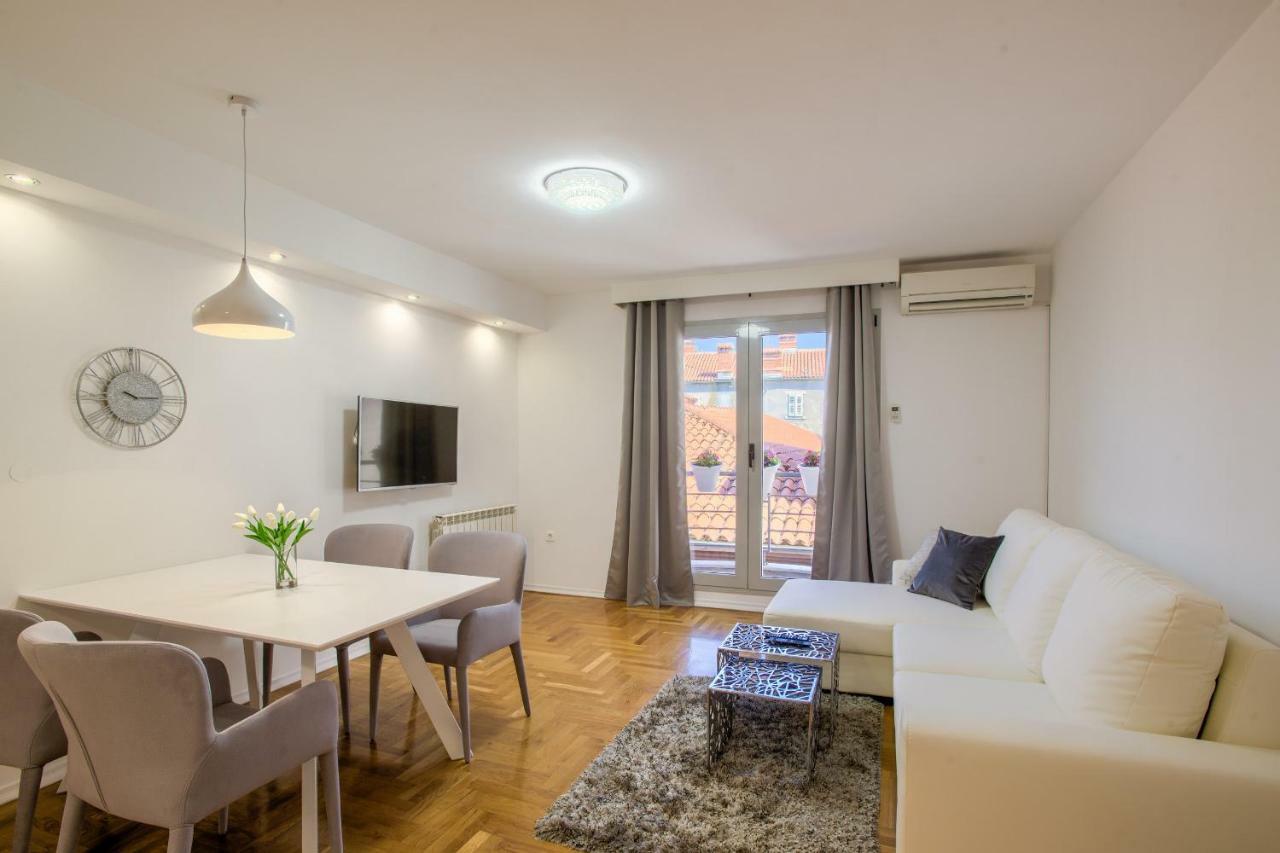 Apartment San Rocco Center Pula Exterior photo