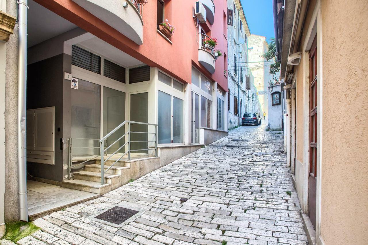 Apartment San Rocco Center Pula Exterior photo