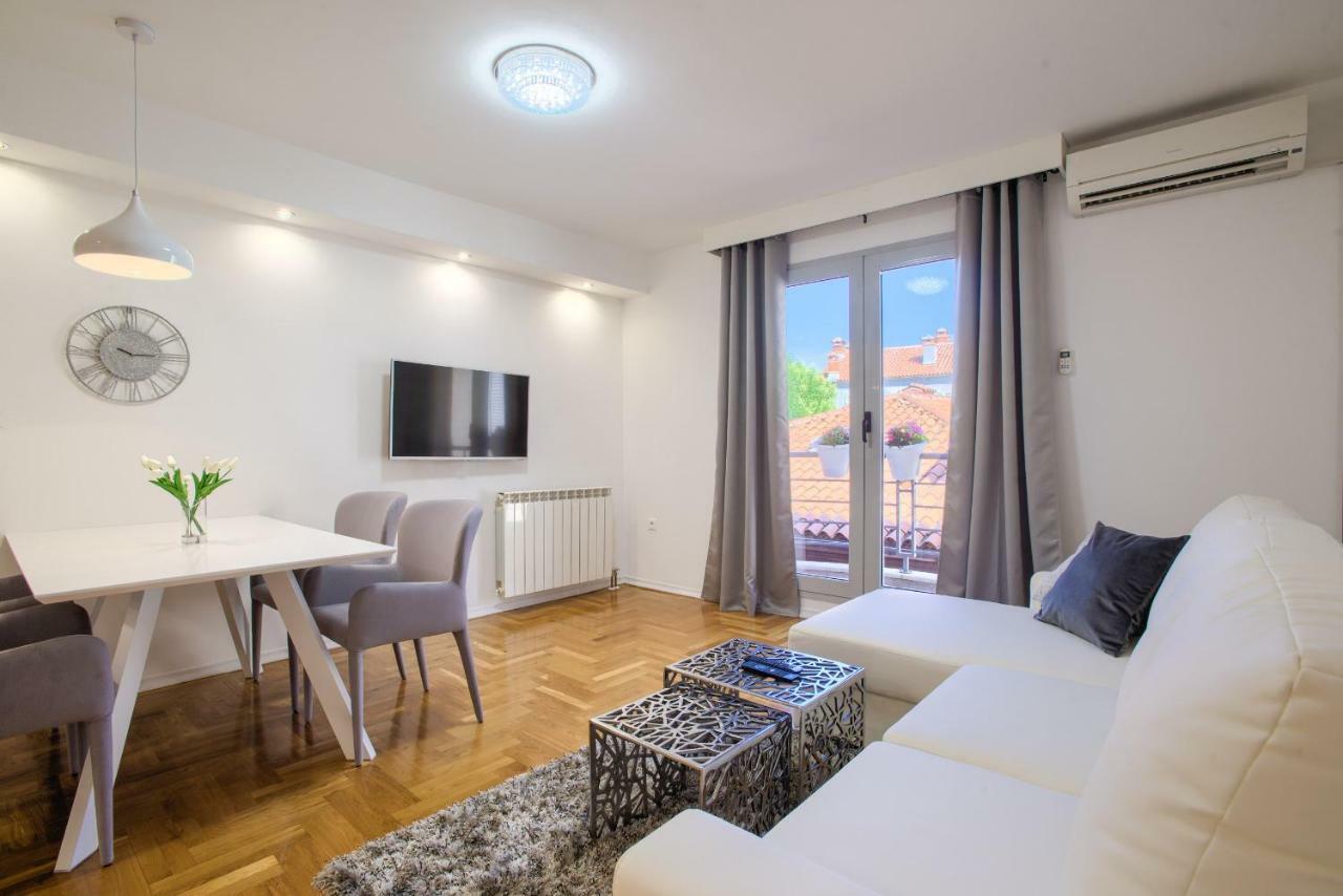 Apartment San Rocco Center Pula Exterior photo